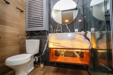 Banheiro da Suíte de apartamento à venda com 1 quarto, 54m² em Vila Tramontano, São Paulo