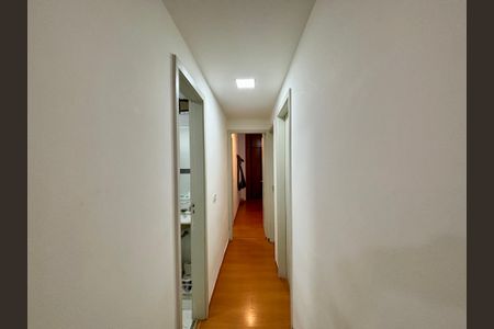 Apartamento à venda com 105m², 3 quartos e 2 vagas Apartamento à venda com 105m², 3 quartos e 2 vagasCorredor