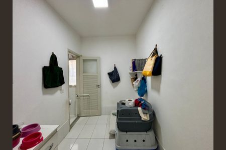 Apartamento à venda com 105m², 3 quartos e 2 vagas Apartamento à venda com 105m², 3 quartos e 2 vagasQuarto de Serviço