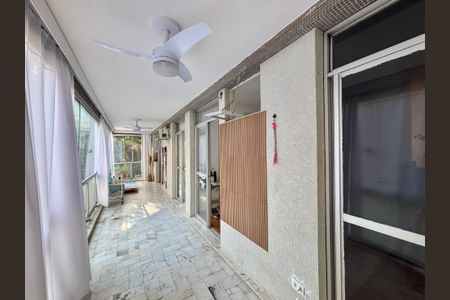 Apartamento à venda com 105m², 3 quartos e 2 vagas Apartamento à venda com 105m², 3 quartos e 2 vagasVaranda