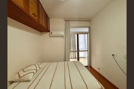 Apartamento à venda com 105m², 3 quartos e 2 vagas Apartamento à venda com 105m², 3 quartos e 2 vagasSuíte