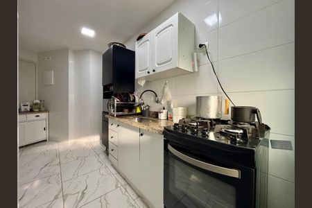 Apartamento à venda com 105m², 3 quartos e 2 vagas Apartamento à venda com 105m², 3 quartos e 2 vagasCozinha