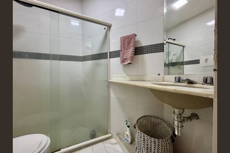 Apartamento à venda com 105m², 3 quartos e 2 vagas Apartamento à venda com 105m², 3 quartos e 2 vagasBanheiro de Serviço