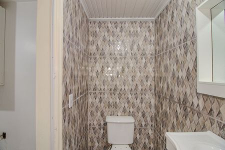 Banheiro de apartamento para alugar com 1 quarto, 34m² em Farrapos, Porto Alegre