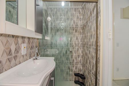 Banheiro de apartamento para alugar com 1 quarto, 34m² em Farrapos, Porto Alegre
