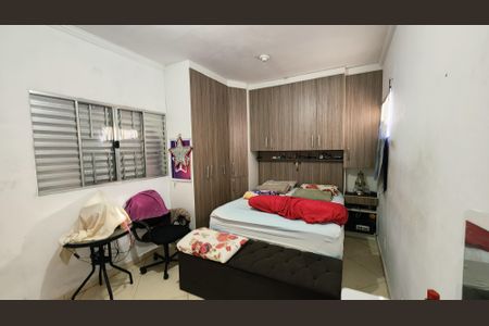 Casa à venda com 256m², 3 quartos e 2 vagasSuíte