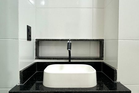 Apartamento à venda com 55m², 1 quarto e sem vaga Apartamento à venda com 55m², 1 quarto e sem vagaBanheiro Social