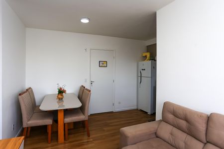 Sala de apartamento para alugar com 2 quartos, 41m² em Parque Arariba, São Paulo