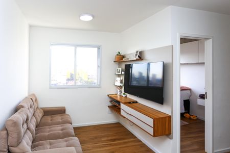 Sala de apartamento para alugar com 2 quartos, 41m² em Parque Arariba, São Paulo