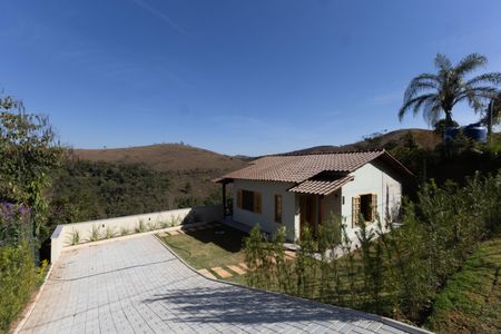 Casa de condomínio à venda com 126m², 2 quartos e 3 vagas Casa de condomínio à venda com 126m², 2 quartos e 3 vagasFachada