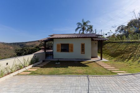 Casa de condomínio à venda com 126m², 2 quartos e 3 vagas Casa de condomínio à venda com 126m², 2 quartos e 3 vagasFachada