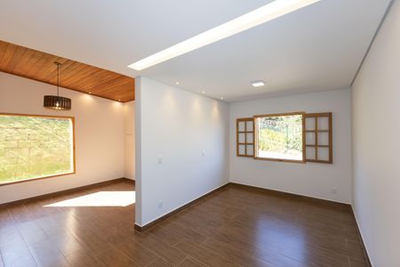 Sala 1 de casa de condomínio à venda com 2 quartos, 126m² em Arvoredo, Nova Lima