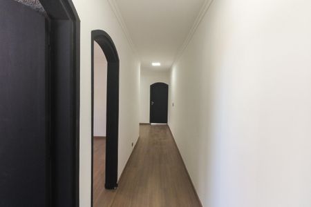 Casa à venda com 216m², 3 quartos e 2 vagas Casa à venda com 216m², 3 quartos e 2 vagasCorredor