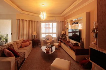 Casa para alugar com 281m², 3 quartos e 2 vagasSala