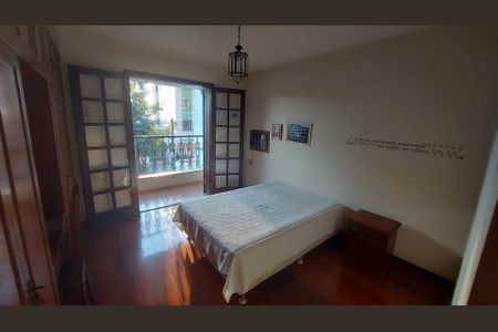 Casa à venda com 5 quartos, 360m² em São Francisco, Niterói