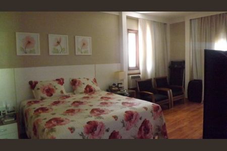 Casa à venda com 4 quartos, 220m² em Itaipu, Niterói