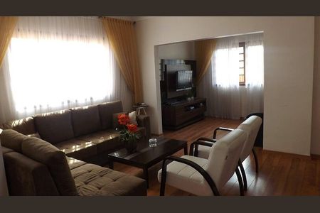 Casa à venda com 4 quartos, 220m² em Itaipu, Niterói