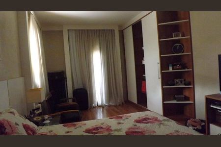 Casa à venda com 4 quartos, 220m² em Itaipu, Niterói