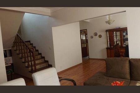 Casa à venda com 4 quartos, 220m² em Itaipu, Niterói