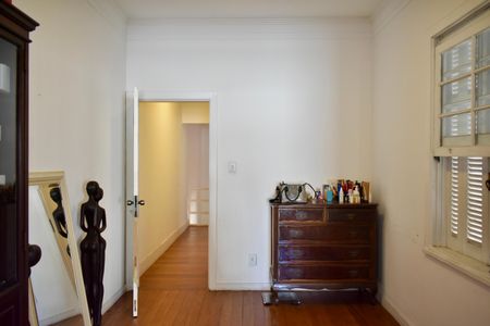 Casa à venda com 350m², 3 quartos e 2 vagas Casa à venda com 350m², 3 quartos e 2 vagasSuíte