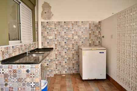 Casa à venda com 350m², 3 quartos e 2 vagas Casa à venda com 350m², 3 quartos e 2 vagasÁrea externa