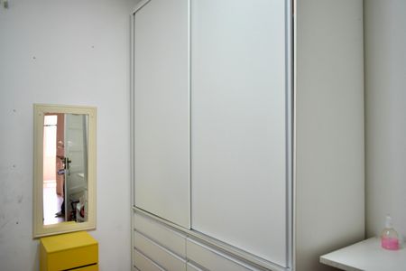 Casa à venda com 350m², 3 quartos e 2 vagas Casa à venda com 350m², 3 quartos e 2 vagasQuarto 2