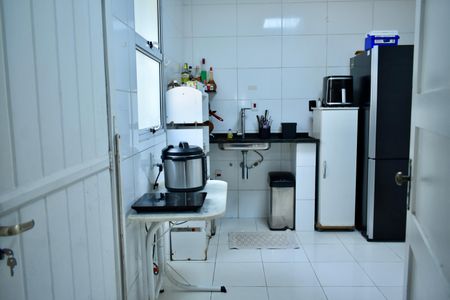 Casa à venda com 350m², 3 quartos e 2 vagas Casa à venda com 350m², 3 quartos e 2 vagasCozinha