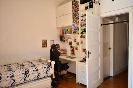 Casa à venda com 350m², 3 quartos e 2 vagas Casa à venda com 350m², 3 quartos e 2 vagasQuarto 1