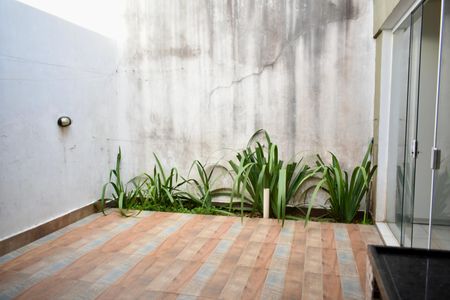 Casa à venda com 350m², 3 quartos e 2 vagas Casa à venda com 350m², 3 quartos e 2 vagasÁrea externa