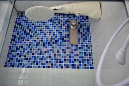 Casa à venda com 350m², 3 quartos e 2 vagas Casa à venda com 350m², 3 quartos e 2 vagasBanheiro Área externa