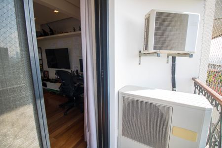 Apartamento à venda com 575m², 4 quartos e 4 vagasVaranda do Quarto 2