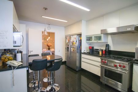 Apartamento à venda com 575m², 4 quartos e 4 vagasCozinha
