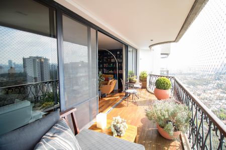 Apartamento à venda com 575m², 4 quartos e 4 vagasVaranda da Sala