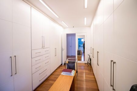 Apartamento à venda com 575m², 4 quartos e 4 vagasCloset do quarto 3