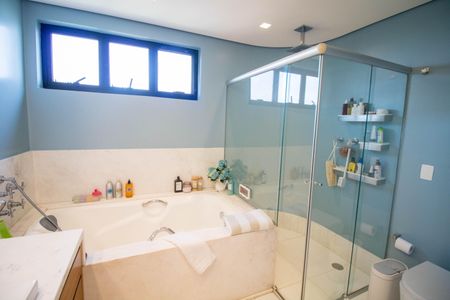 Apartamento à venda com 575m², 4 quartos e 4 vagasBanheiro do Quarto 4