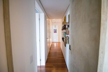 Apartamento à venda com 575m², 4 quartos e 4 vagasCorredor