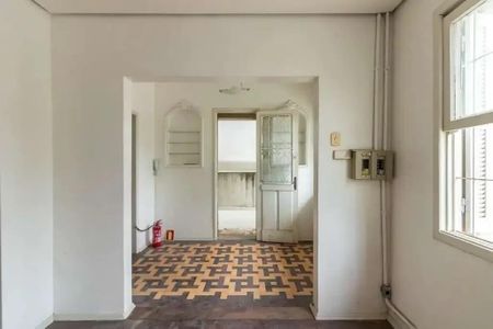 Casa à venda com 613m², 4 quartos e 1 vaga Casa à venda com 613m², 4 quartos e 1 vagaCorredor