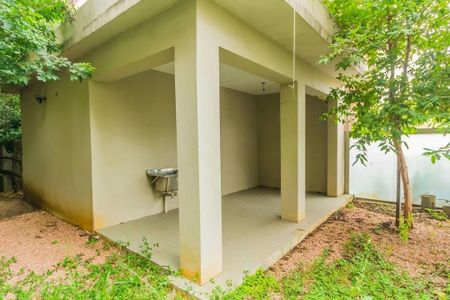 Casa à venda com 613m², 4 quartos e 1 vaga Casa à venda com 613m², 4 quartos e 1 vagaÁrea de Serviço