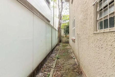 Casa à venda com 613m², 4 quartos e 1 vaga Casa à venda com 613m², 4 quartos e 1 vagaQuintal