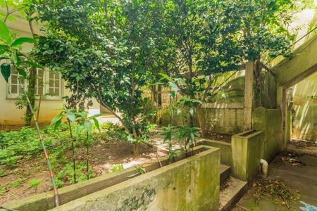Casa à venda com 613m², 4 quartos e 1 vaga Casa à venda com 613m², 4 quartos e 1 vagaQuintal