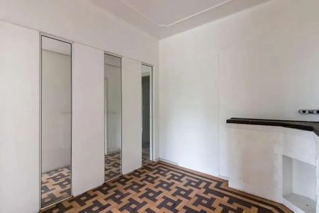 Casa à venda com 613m², 4 quartos e 1 vaga Casa à venda com 613m², 4 quartos e 1 vagaBanheiro