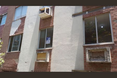 Apartamento para alugar com 52m², 2 quartos e 1 vaga Apartamento para alugar com 52m², 2 quartos e 1 vagaFachada com Placa