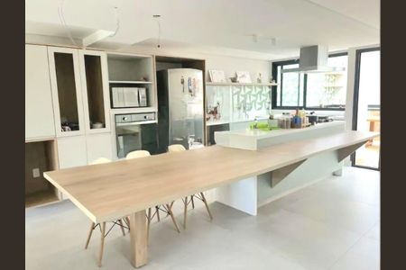 Casa à venda com 4 quartos, 218m² em Jardim Parque Morumbi, São Paulo