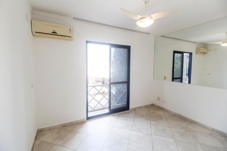 Casa de condomínio à venda com 180m², 3 quartos e 2 vagas Casa de condomínio à venda com 180m², 3 quartos e 2 vagasSuíte