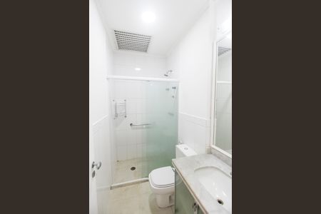 Casa de condomínio à venda com 180m², 3 quartos e 2 vagas Casa de condomínio à venda com 180m², 3 quartos e 2 vagasBanheiro 2