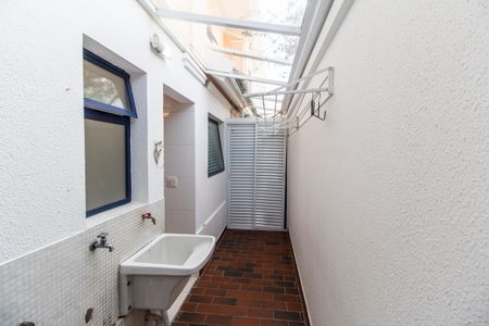 Casa de condomínio à venda com 180m², 3 quartos e 2 vagas Casa de condomínio à venda com 180m², 3 quartos e 2 vagasÁrea de Serviço