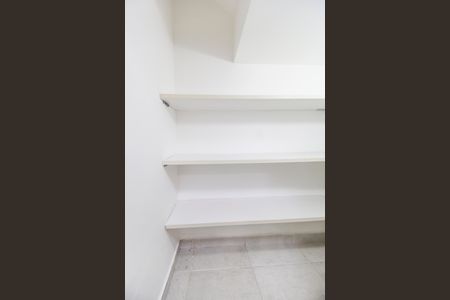 Casa de condomínio à venda com 180m², 3 quartos e 2 vagas Casa de condomínio à venda com 180m², 3 quartos e 2 vagasDespensa