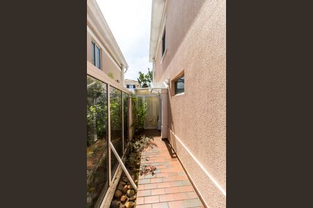 Casa de condomínio à venda com 180m², 3 quartos e 2 vagas Casa de condomínio à venda com 180m², 3 quartos e 2 vagasEntrada