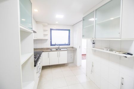 Casa de condomínio à venda com 180m², 3 quartos e 2 vagas Casa de condomínio à venda com 180m², 3 quartos e 2 vagasCozinha