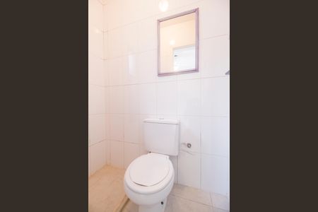 Casa de condomínio à venda com 180m², 3 quartos e 2 vagas Casa de condomínio à venda com 180m², 3 quartos e 2 vagasBanheiro de serviço